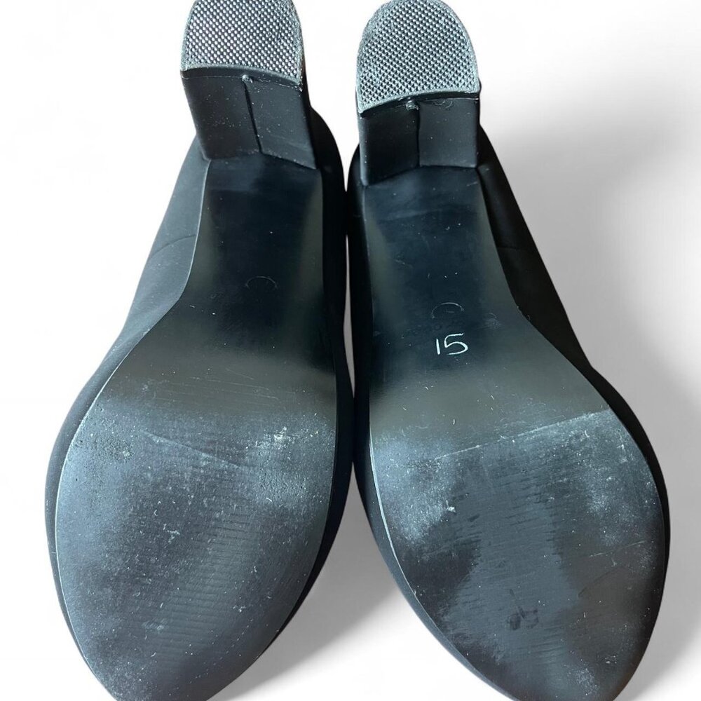 Black Classic Round Toe Pumps - image 6